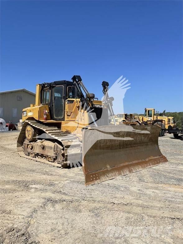 CAT D6T XL Buldozer sobre oruga