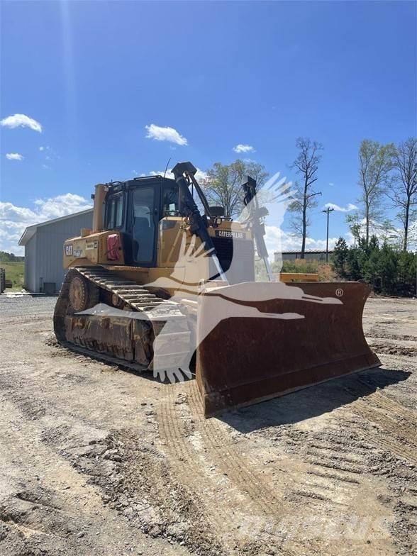 CAT D6T XL Buldozer sobre oruga