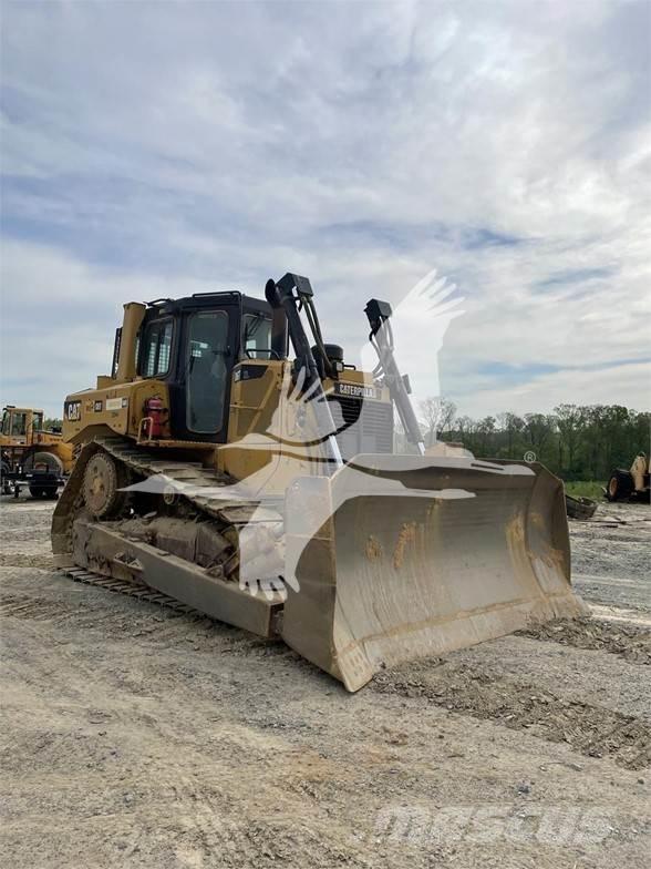 CAT D6T XL Buldozer sobre oruga