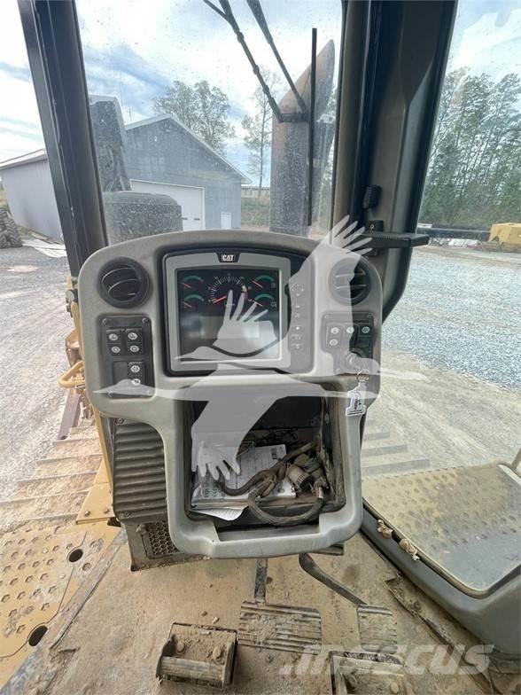 CAT D6T XL Buldozer sobre oruga