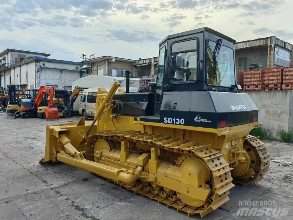 Shantui SD13 Buldozer sobre oruga