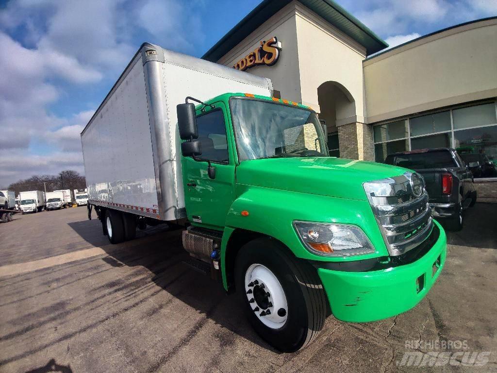 Hino 338 Camiones con caja de remolque