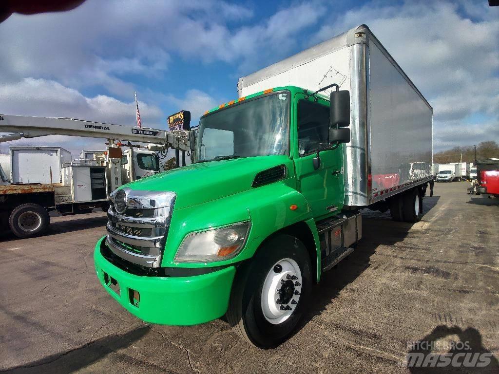 Hino 338 Camiones con caja de remolque