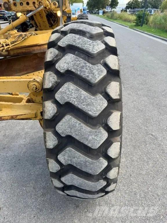 CAT 140H Niveladoras