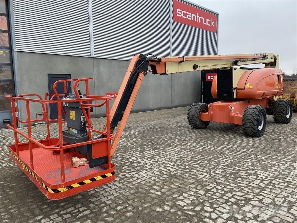 JLG 800AJ Plataformas con brazo de elevación manual