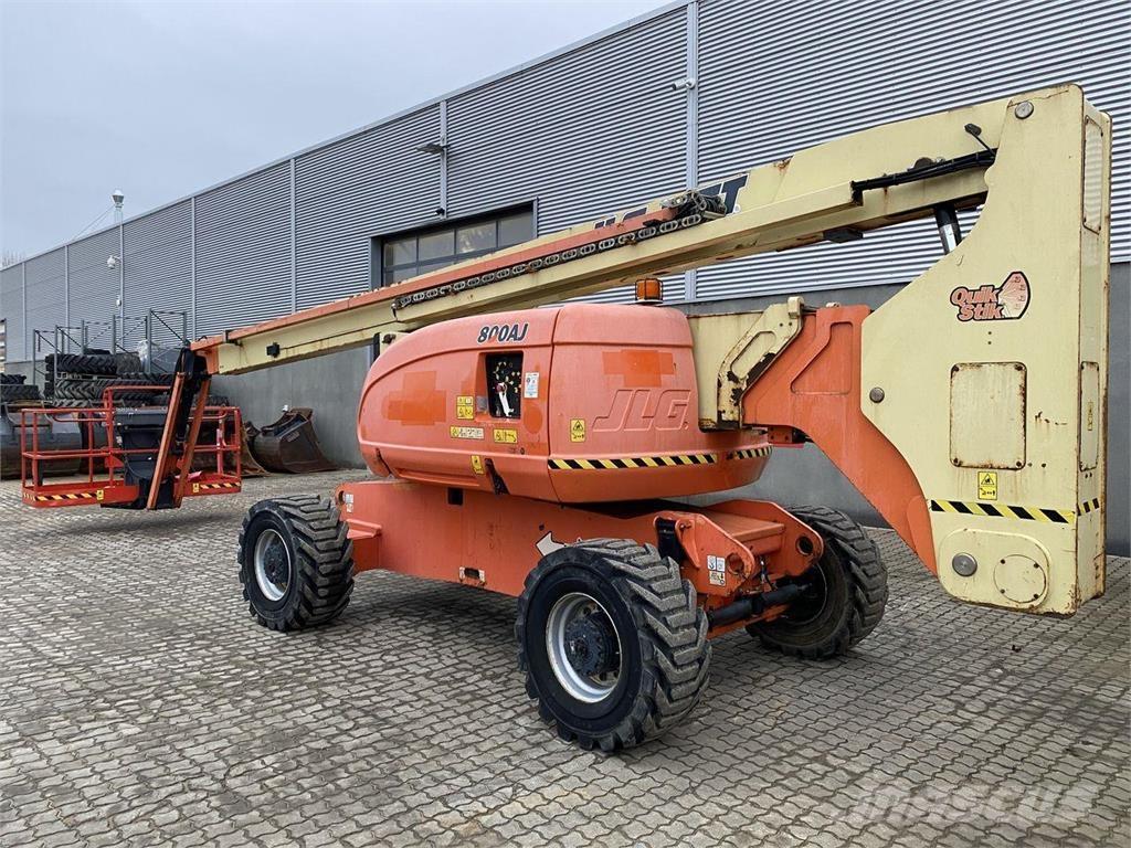 JLG 800AJ Plataformas con brazo de elevación manual
