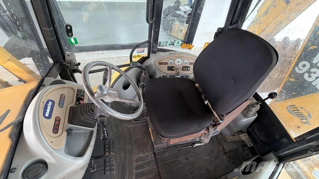 Komatsu WB 93 R Retrocargadoras