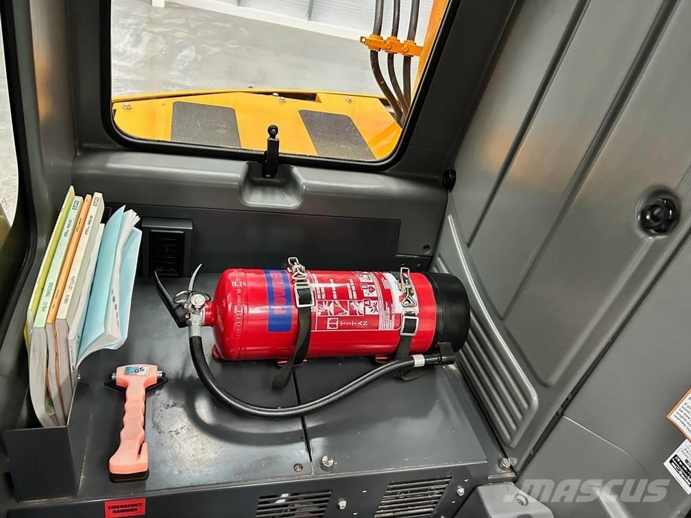 Kato CR-130Ri Grúas todo terreno