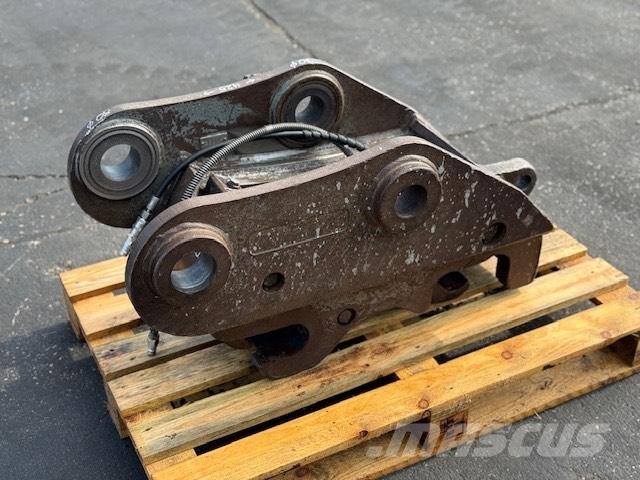 Liebherr R 906 LC Conectores rápidos