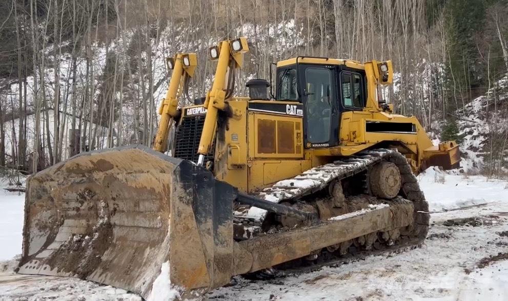 CAT D 8 R Buldozer sobre oruga