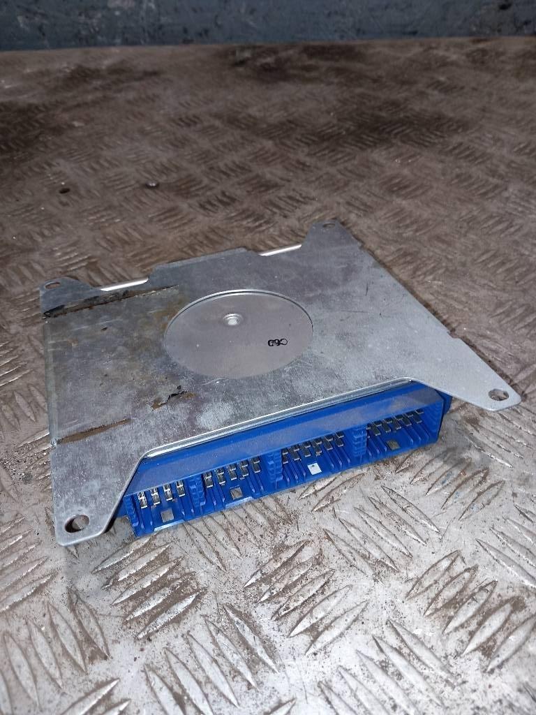 Volvo FH 12     20585456 Componentes electrónicos