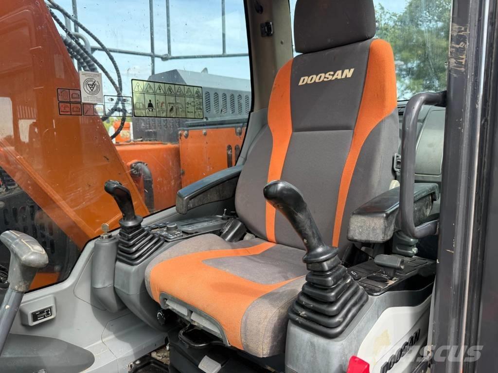 Doosan DX 140 LCR-5 Excavadoras sobre orugas