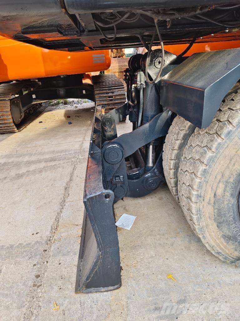 Hyundai R210W-9 Excavadoras de ruedas