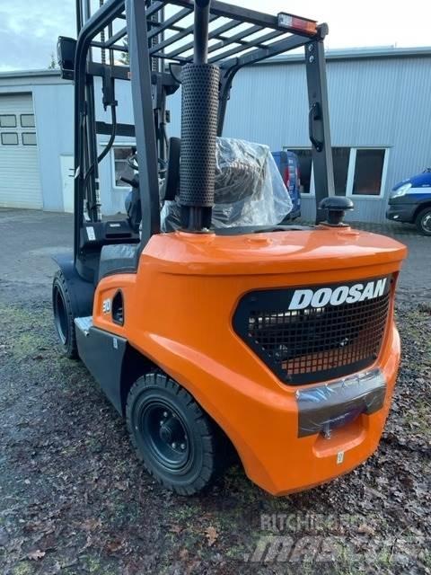 Doosan D30NXS Camiones diesel