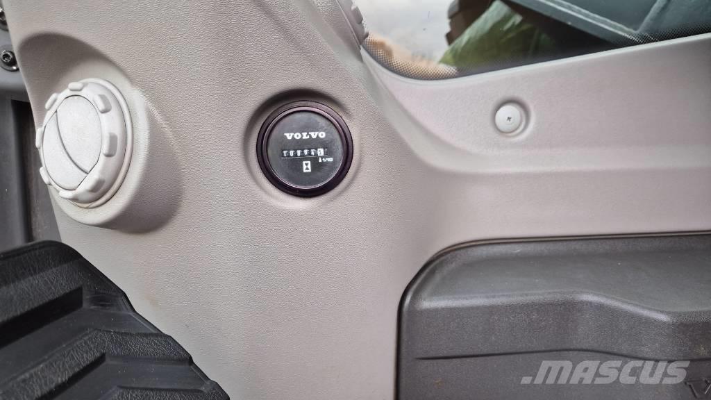 Volvo ECR 235 E L Excavadoras sobre orugas