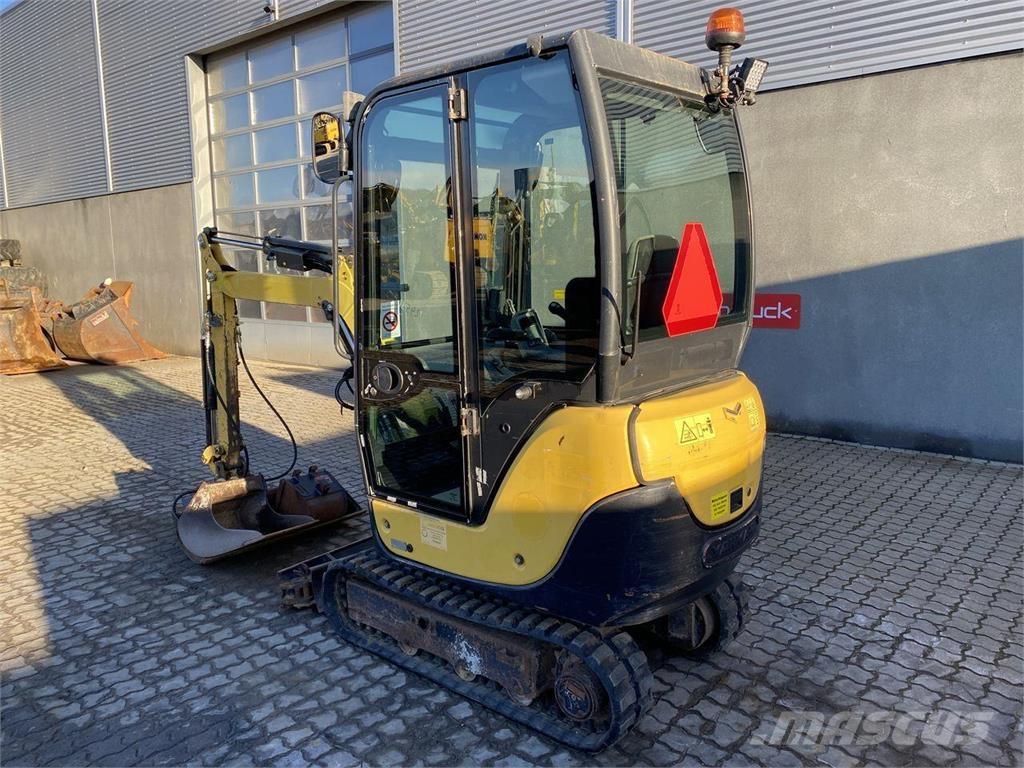 Yanmar SV18 Excavadoras de ruedas
