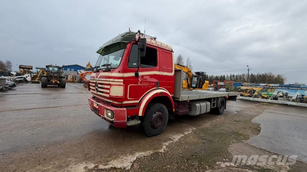Mercedes-Benz 1827 Camiones portavehículos