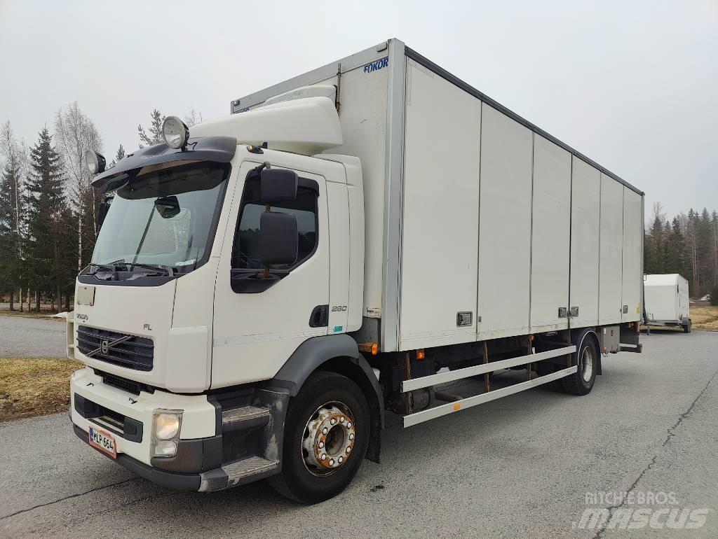 Volvo FL 260 Camiones con caja de remolque