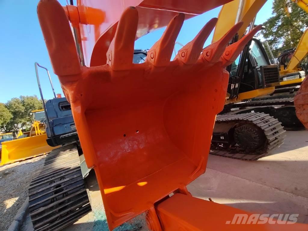 Hitachi ZX 200 Excavadoras sobre orugas