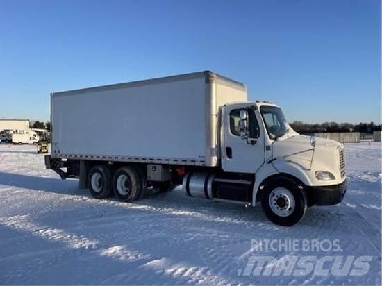 Freightliner M 106 Camiones con caja de remolque