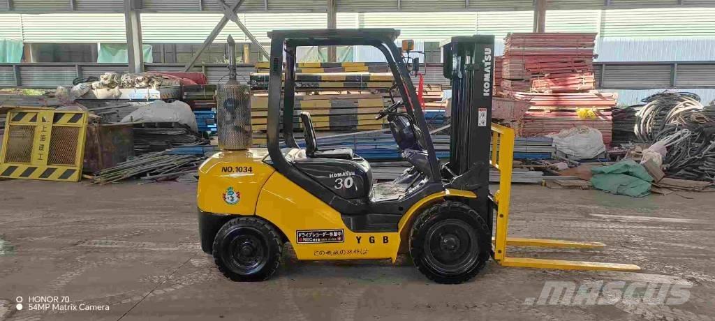 Komatsu FD 30 T-17 Camiones diesel