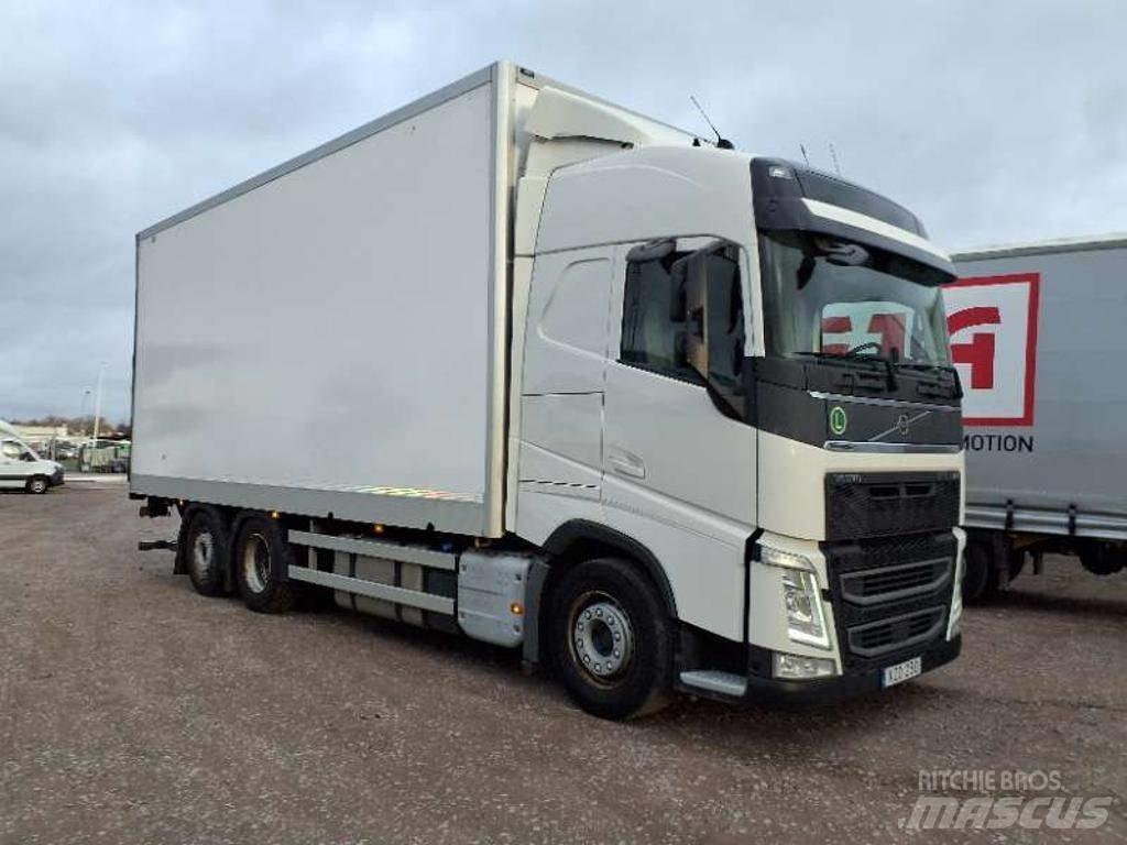 Volvo FH 500 Camiones con caja de remolque