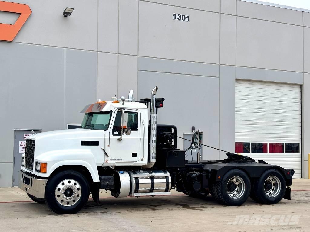 Mack CHU 613 Vehículos de reciclaje