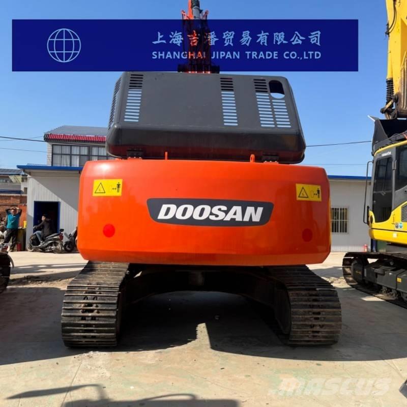 Doosan DX 300 Excavadoras sobre orugas