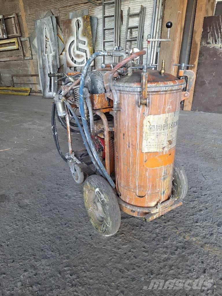  Grun Otras máquinas de jardinería y limpieza urbana