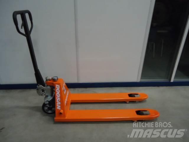 Doosan Pallettruck Montacargas manual para paletas