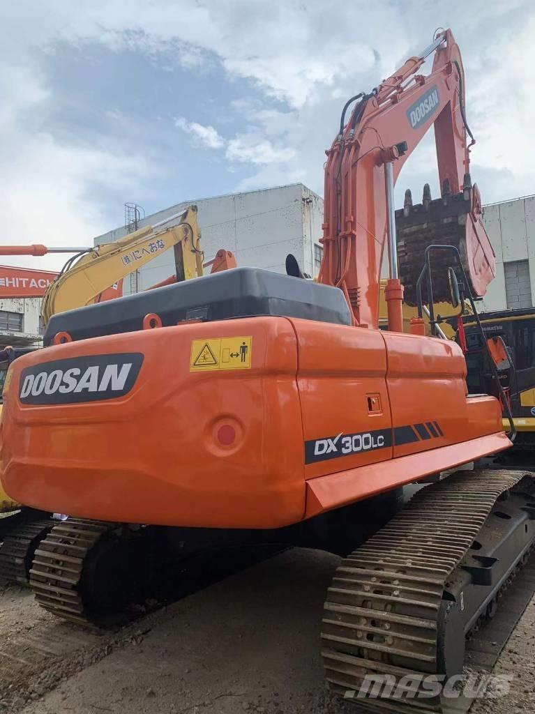 Doosan DX 300 Excavadoras sobre orugas