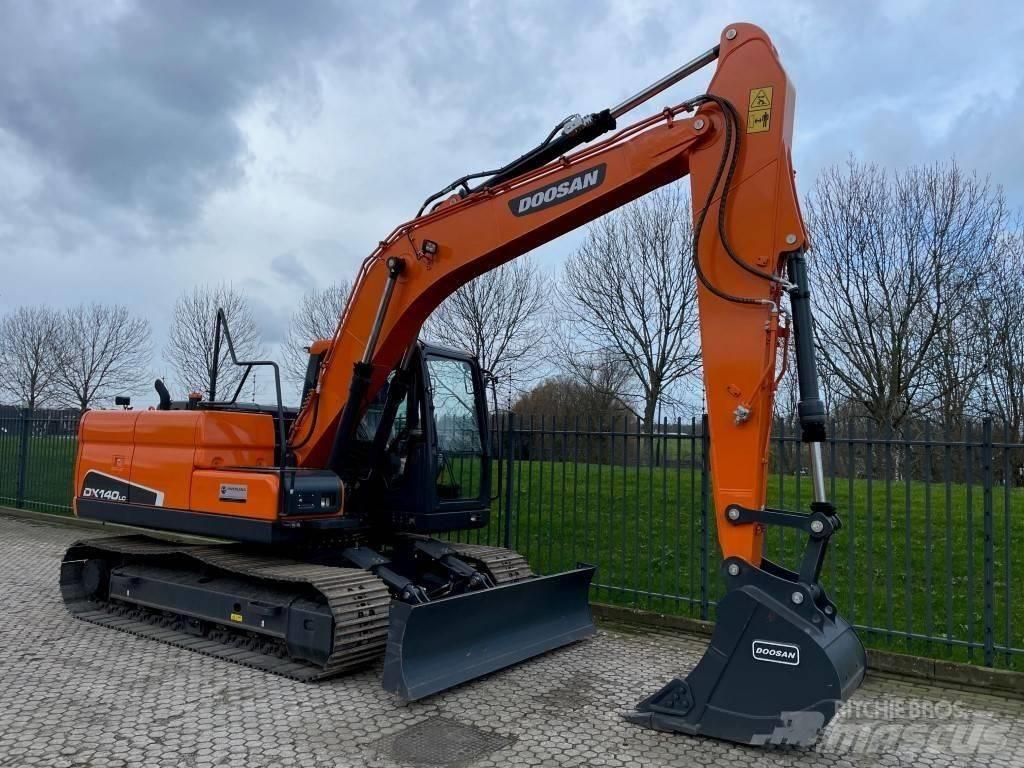 Doosan dx140w Excavadoras de ruedas