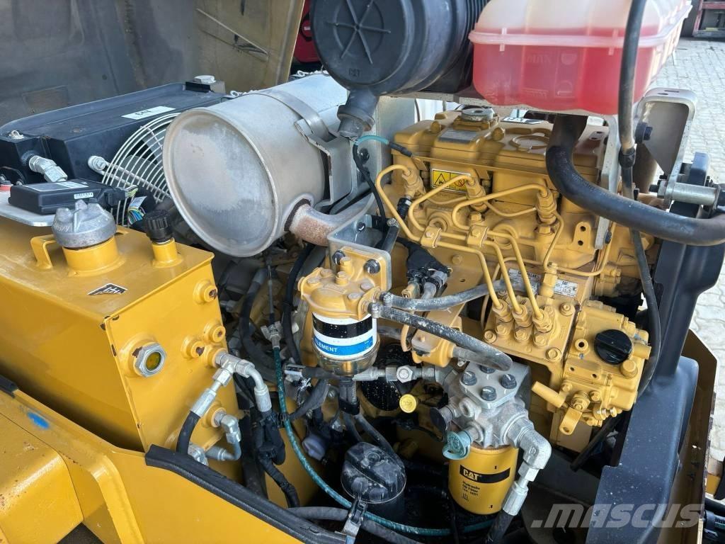 CAT CB 24 B Rodillos de doble tambor