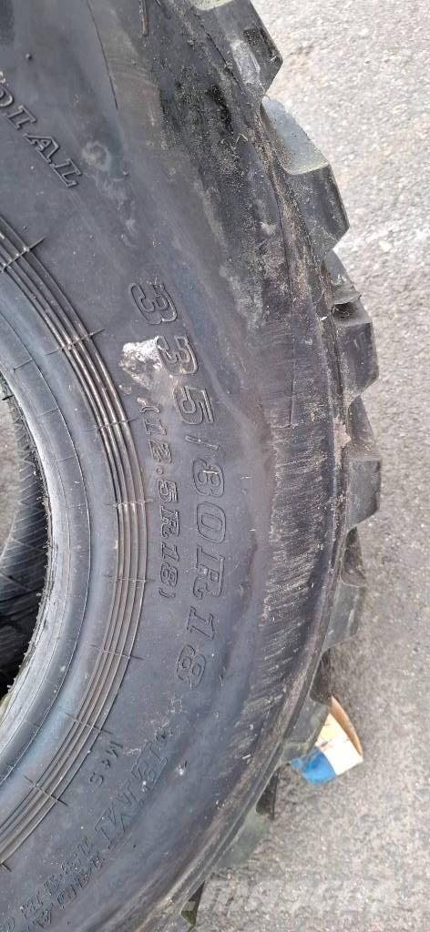 Dunlop 335/80R18 Ruedas