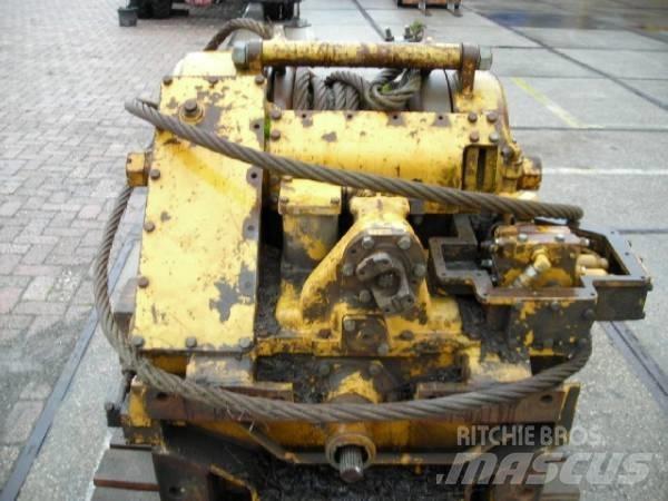 Komatsu D65E WINCH Otros componentes