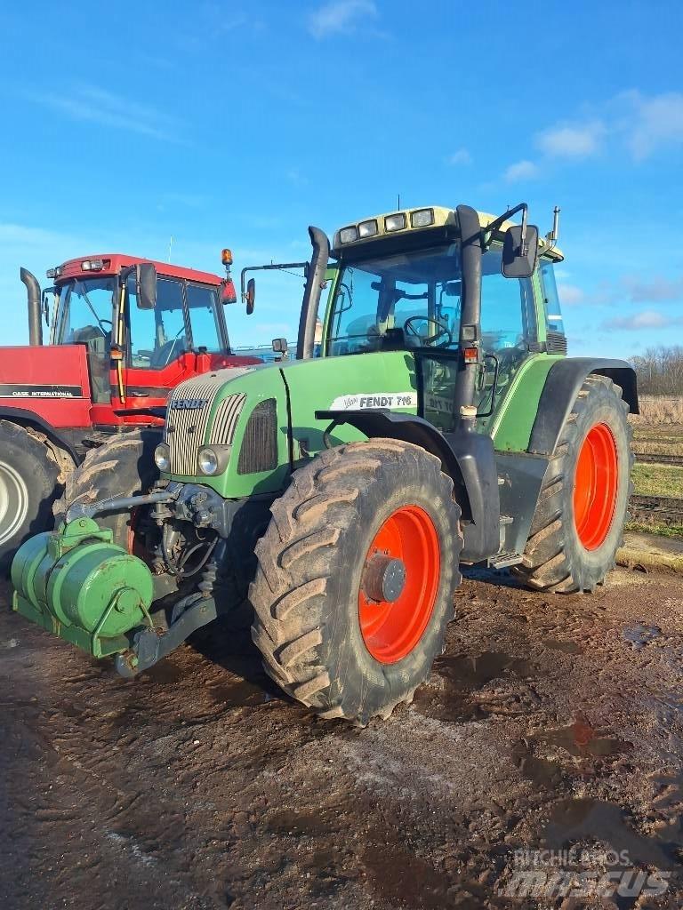 Fendt 716 Vario Tractores