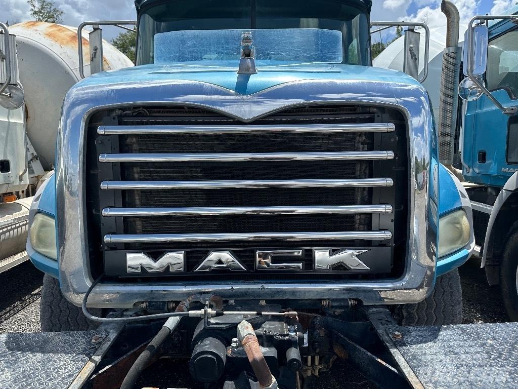 Mack GU 800 Otros camiones