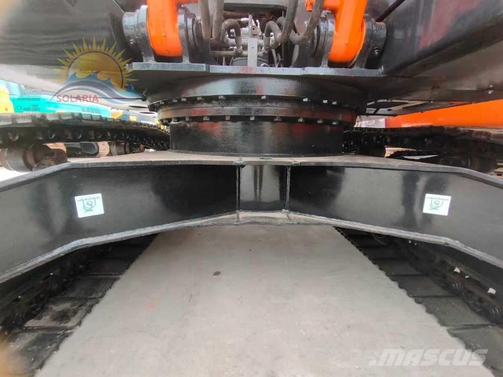 Hitachi ZX 200 Excavadoras sobre orugas