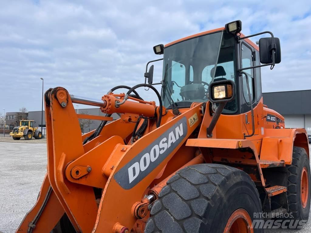 Doosan DL 200 Cargadoras sobre ruedas