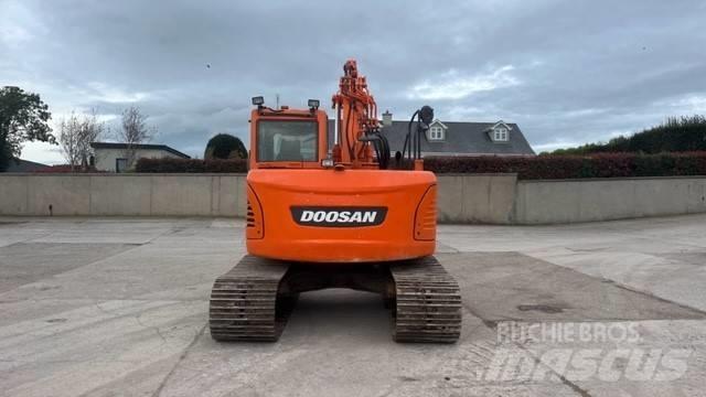 Doosan DX 140 Excavadoras sobre orugas