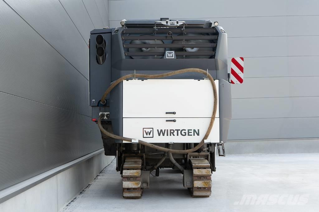 Wirtgen W 220 FI Fresadoras de asfalto