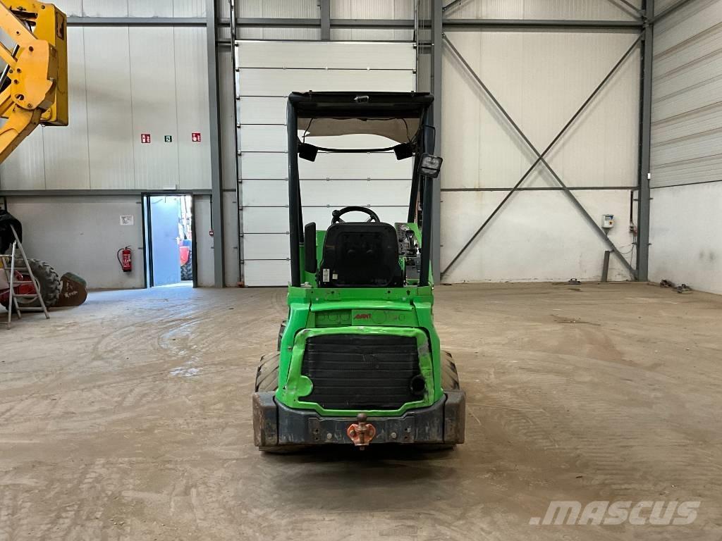 Avant R 28 T S Minicargadoras