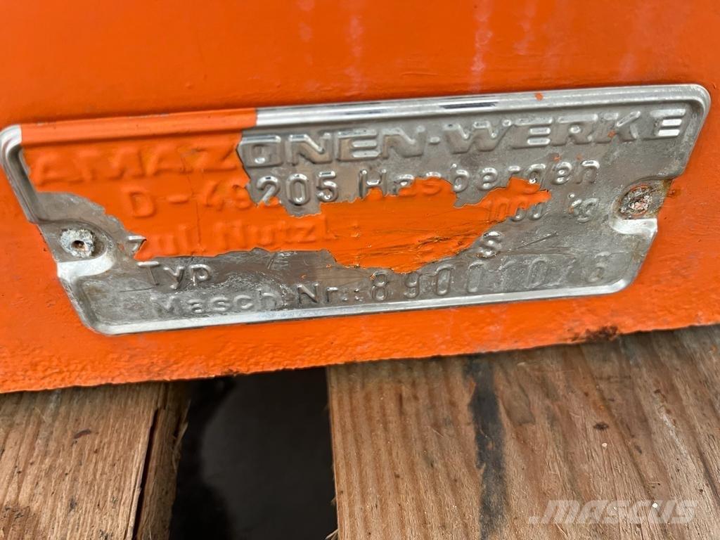 Amazone E+S 301 Esparcidoras de arena y sal