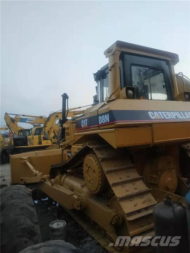 CAT D8N Buldozer sobre oruga