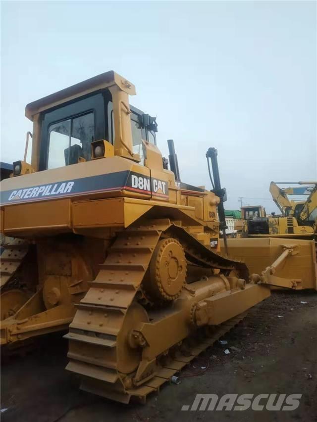 CAT D8N Buldozer sobre oruga