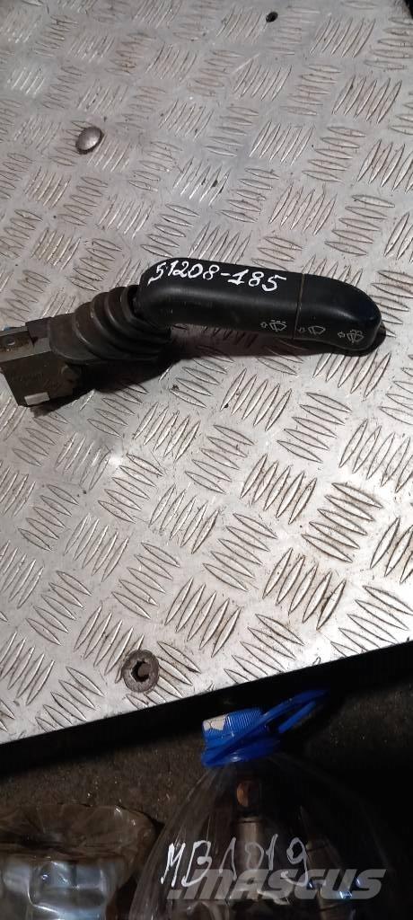 Scania 94 D.     1340103 Cabinas