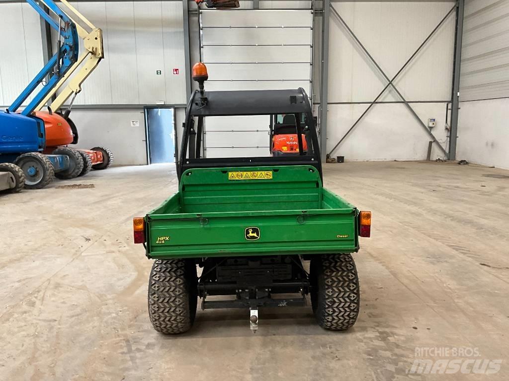 John Deere Gator Maquinarias para servicios públicos