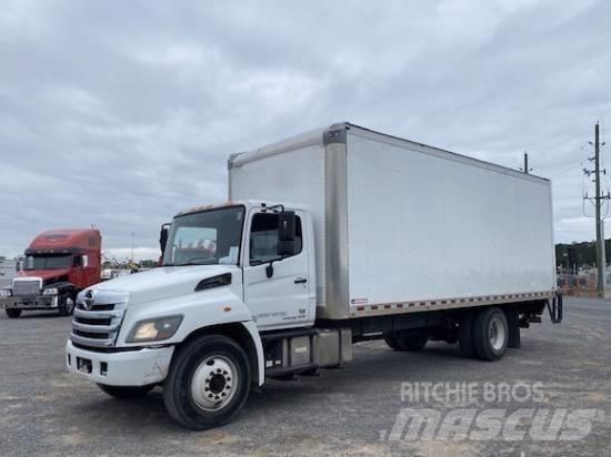 Hino 268 Camiones con caja de remolque