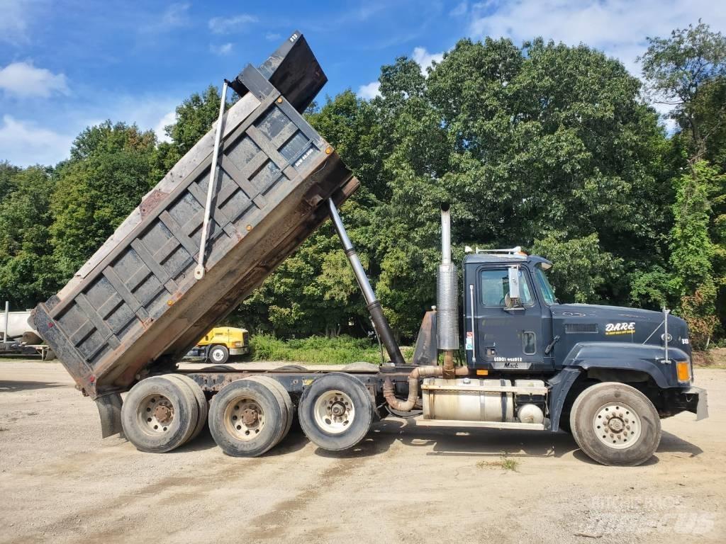 Mack CL713 Bañeras basculantes usadas