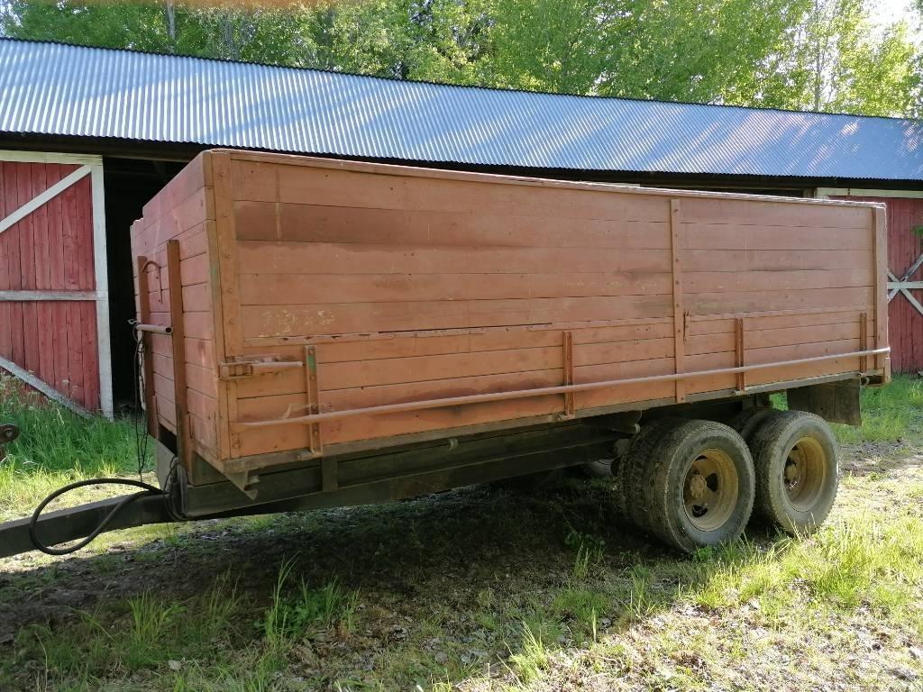  Perävaunu n. 10m3 Carros de trasladar grano